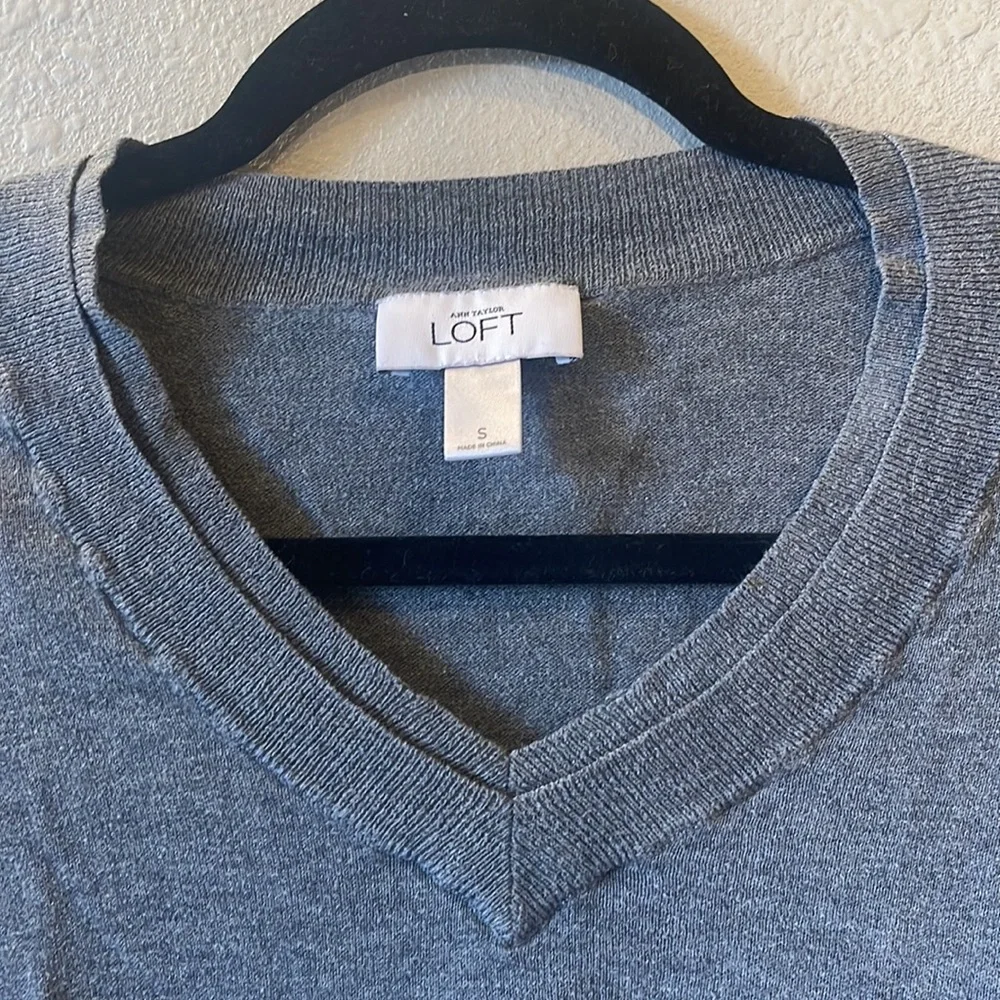 Ann Taylor’s LOFT Sweater top - Picture 2 of 5